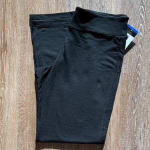 NWT Dalia Straight leg yoga pants